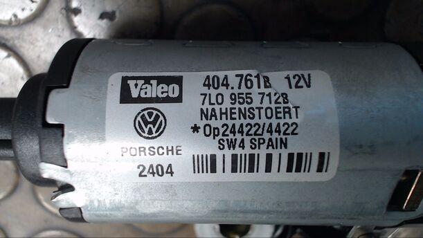 Foto: SCHEIBENWISCHERMOTOR HINTEN eines VW Touareg 2.5 R5 TDI Automatik