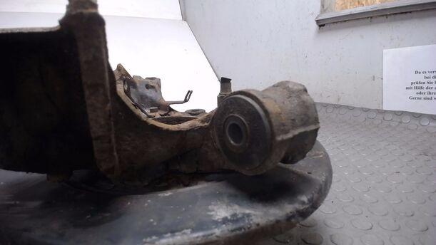 Foto: ACHSSCHENKEL HINTEN LINKS eines VW Touareg 2.5 R5 TDI Automatik