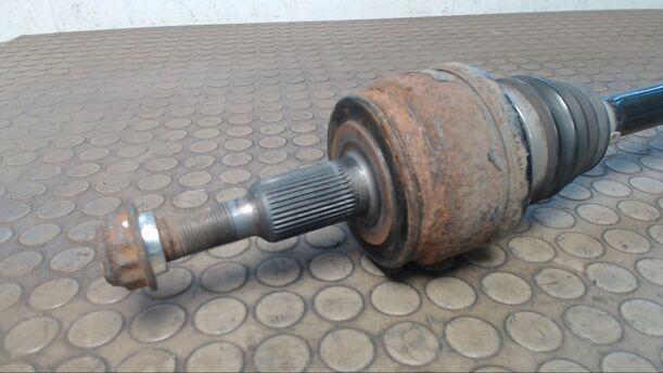 Foto: ANTRIEBSWELLE HINTEN LINKS eines VW Touareg 2.5 R5 TDI Automatik