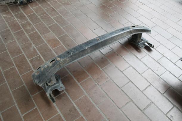 Foto: TRÄGER / QUERTRÄGER VORN eines VW Caravelle Kurz DPF