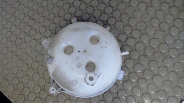 Foto: AUSGLEICHSBEHÄLTER eines VW Caravelle Kurz DPF groove up!