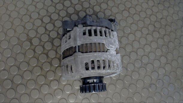 Foto: LICHTMASCHINE eines VW Caravelle Kurz DPF