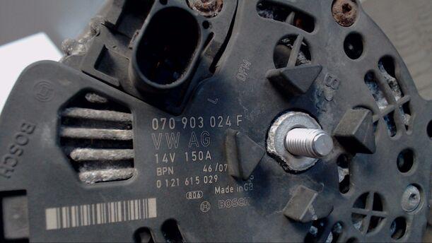 Foto: LICHTMASCHINE eines VW Caravelle Kurz DPF