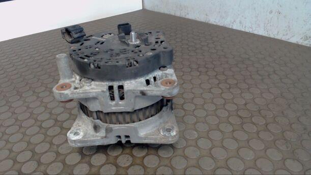 Foto: LICHTMASCHINE eines VW Caravelle Kurz DPF
