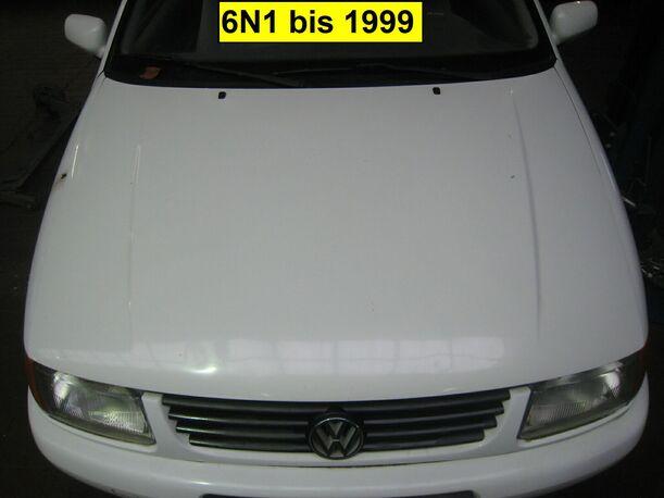 Foto: MOTORHAUBE eines VW Polo 50