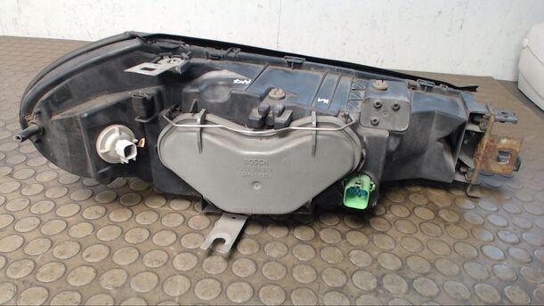 Foto: SCHEINWERFER LINKS eines Ford Mondeo 16V