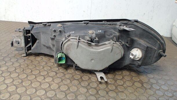 Foto: SCHEINWERFER RECHTS eines Ford Mondeo 16V