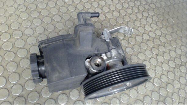 Foto: PUMPE SERVOLENKUNG eines Mercedes-Benz C 200 T CDI