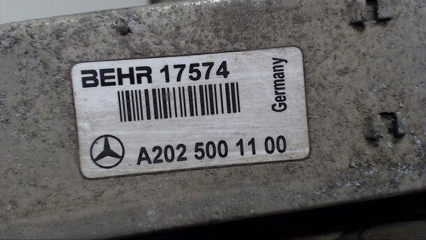 Foto: LADELUFTKÜHLER eines Mercedes-Benz C 200 T CDI