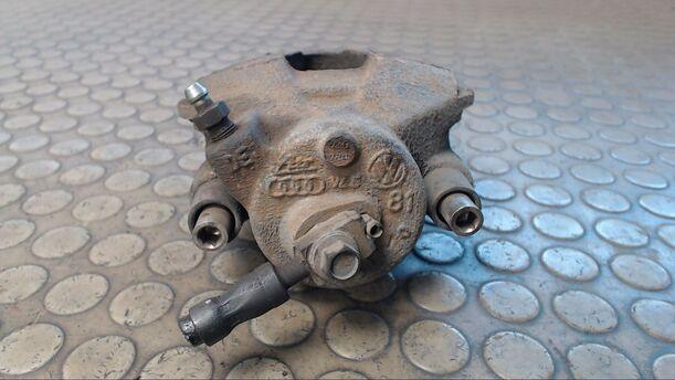 Foto: BREMSSATTEL VORN LINKS eines Audi A2 1.4 TDI Style