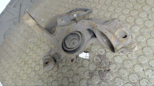 Foto: ACHSSCHENKEL  VORN RECHTS eines Ford Scorpio Turnier Style