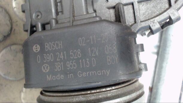 Foto: SCHEIBENWISCHERMOTOR VORN eines VW Passat Variant 1.9 TDI