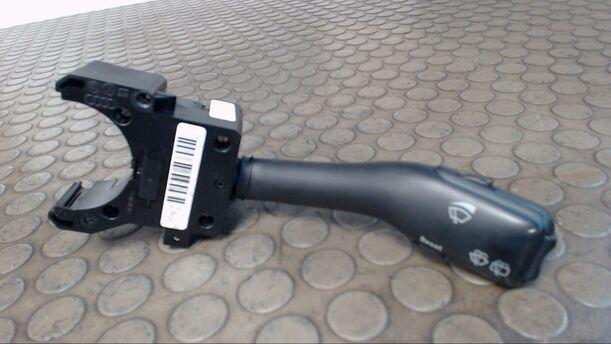 Foto: SCHEIBENWISCHERSCHALTER eines VW Passat Variant 1.9 TDI GLX