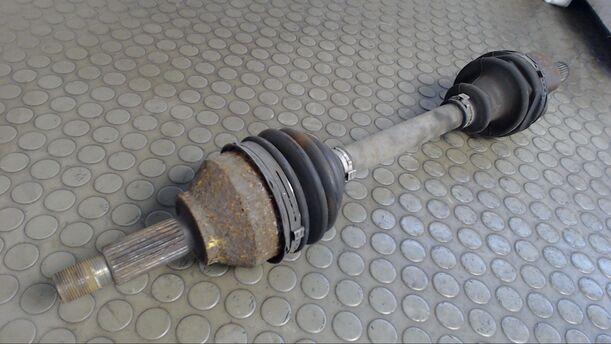 Foto: ANTRIEBSWELLE VORN LINKS eines Ford Mondeo 2.0 Turnier TDCi