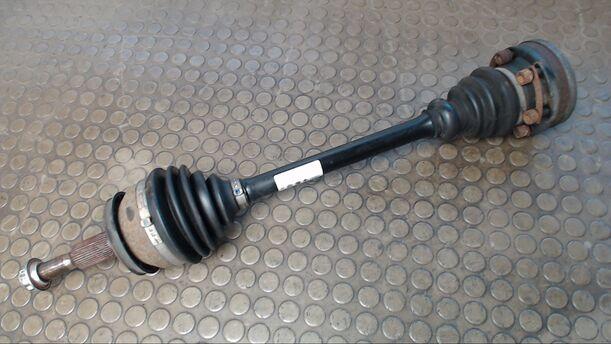 Foto: ANTRIEBSWELLE LINKS eines VW Transporter T5 7HH132/WF2/0WQ