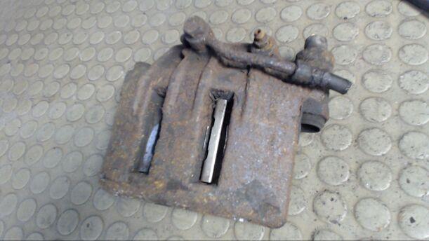 Foto: BREMSSATTEL VORN RECHTS eines Ford Transit 80 D