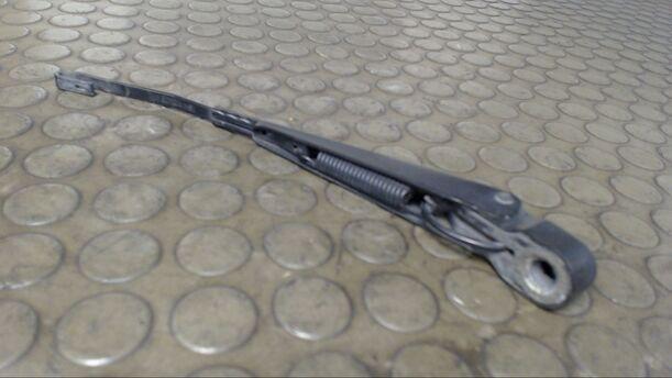 Foto: SCHEIBENWISCHERARM HINTEN eines Ford Focus Turnier