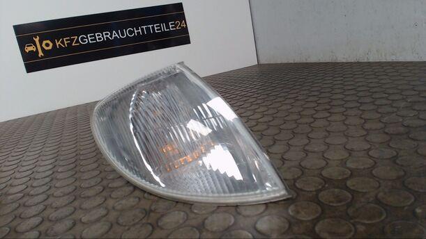 Foto: BLINKER VORN RECHTS eines Renault Megane 1.6