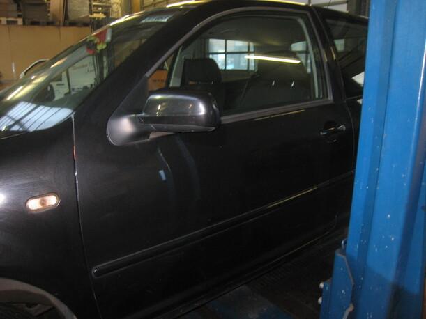 Foto: TÜR VORNE LINKS (2/3-Tüer) eines VW Golf 1.9 TDI