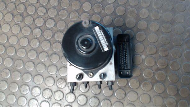 Foto: HAUPTBREMSAGGREGAT ABS eines VW Golf 1.9 TDI