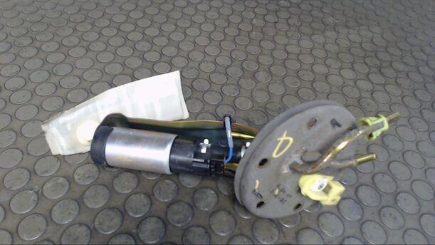 Foto: KRAFTSTOFFPUMPE eines Honda Civic 1.4i