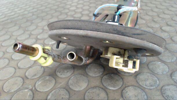 Foto: KRAFTSTOFFPUMPE eines Honda Civic 1.4i