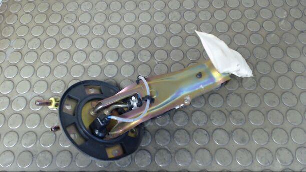 Foto: KRAFTSTOFFPUMPE eines Honda Civic 1.4i