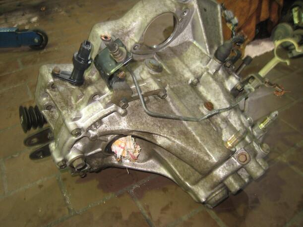 Foto: SCHALTGETRIEBE 5-GANG eines Honda Civic 1.4i