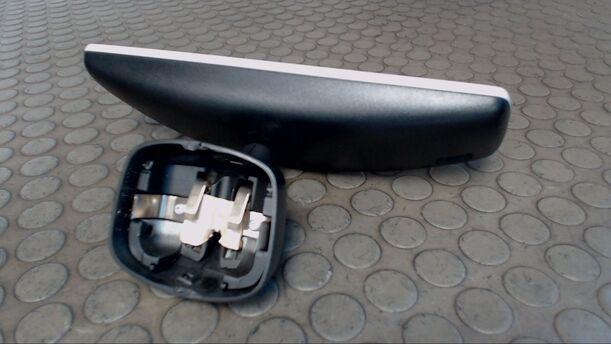 Foto: INNENSPIEGEL eines VW Golf 2.0 TDI DPF 70A 1C2