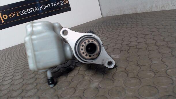 Foto: HAUPTBREMSZYLINDER eines VW Golf 2.0 TDI DPF GT