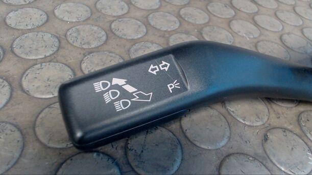 Foto: BLINKSCHALTER/KOMBISCHALTER eines VW Golf 2.0 TDI DPF GT