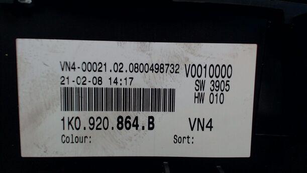 Foto: TACHOEINHEIT eines VW Golf 2.0 TDI DPF GL