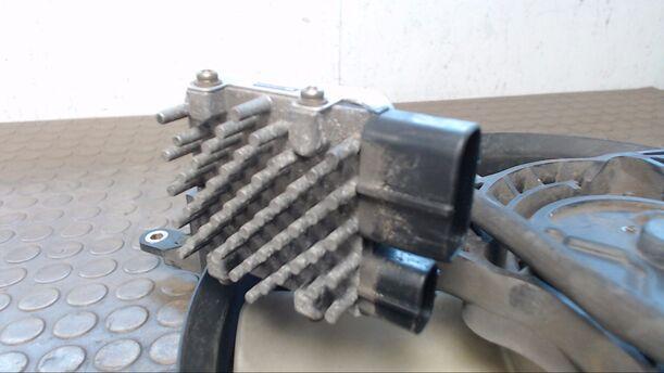 Foto: ELEKTROLÜFTER eines Mitsubishi Galant 2500 V6-24 GL