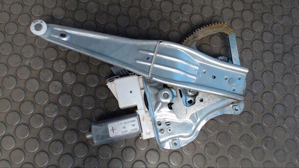 Foto: FENSTERHEBER ELEKTRISCH HINTEN LINKS eines Toyota Avensis 2.0 D-4D CD