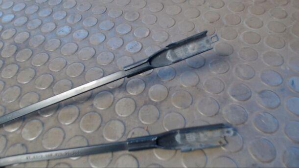 Foto: SCHEIBENWISCHERARME VORN eines BMW 118d DPF S
