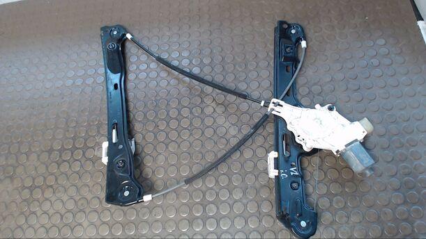 Foto: FENSTERHEBER ELEKTRISCH VORNE LINKS (4/5-TÜRER) eines BMW 118d DPF