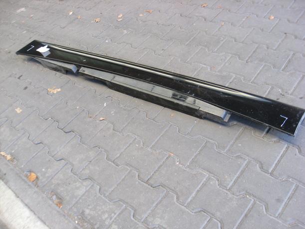 Foto: SCHWELLERBLENDE KUNSTSTOFF LINKS eines BMW 118d DPF GT