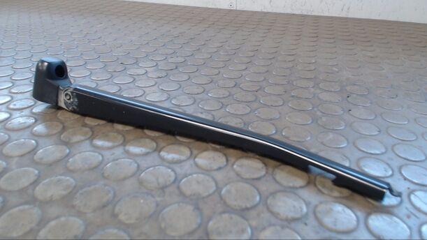 Foto: SCHEIBENWISCHERARM HINTEN eines BMW 118d DPF