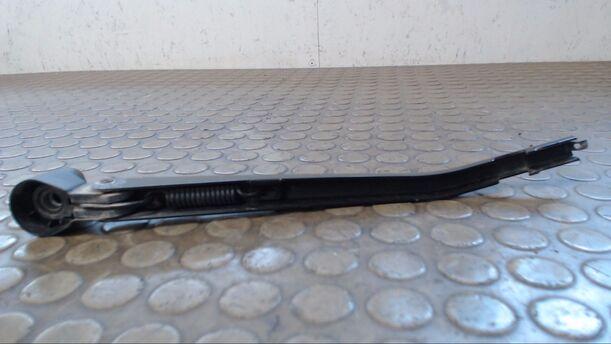 Foto: SCHEIBENWISCHERARM HINTEN eines BMW 118d DPF