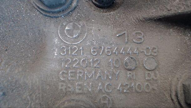 Foto: ACHSSCHENKEL VORN RCHTS eines BMW 118d DPF