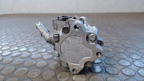 Foto: PUMPE SERVOLENKUNG eines BMW 118d DPF
