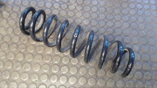 Foto: HINTERFEDER LINKS eines BMW 118d DPF