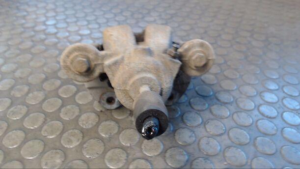 Foto: BREMSSATTEL HINTEN RECHTS eines BMW 118d DPF