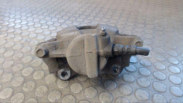 Foto: BREMSSATTEL VORNE RECHTS eines Fiat 500 1.3 Multijet 16V DPF GL