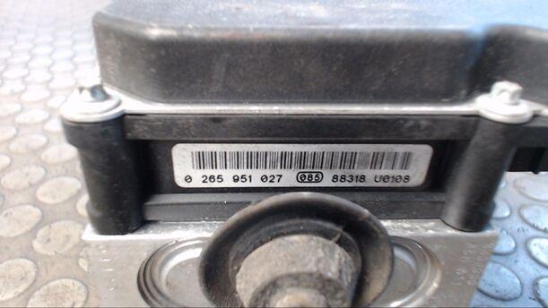 Foto: HAUPTBREMSAGGREGAT ABS eines Fiat 500 1.3 Multijet 16V DPF GL