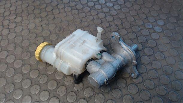Foto: HAUPTBREMSZYLINDER eines Fiat 500 1.3 Multijet 16V DPF GL