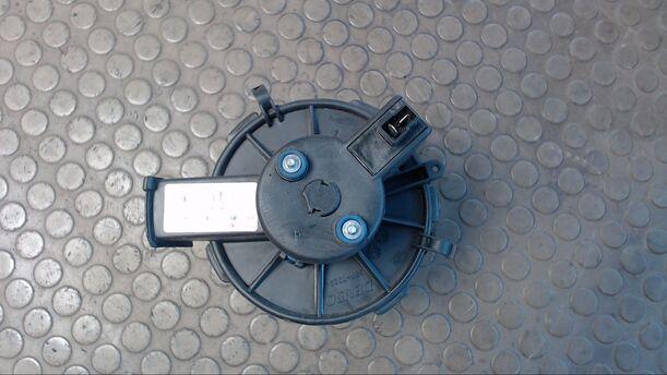 Foto: HEIZUNGSGEBLÄSE eines Fiat 500 1.3 Multijet 16V DPF GL