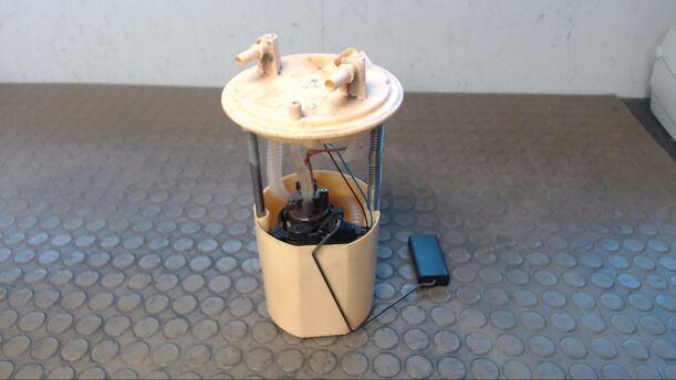 Foto: KRAFTSTOFFPUMPE eines Fiat 500 1.3 Multijet 16V DPF GL