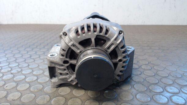 Foto: LICHTMASCHINE VALEO eines Fiat 500 1.3 Multijet 16V DPF Top