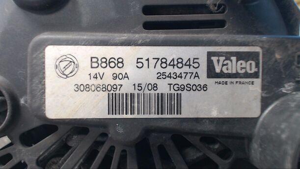 Foto: LICHTMASCHINE VALEO eines Fiat 500 1.3 Multijet 16V DPF Top
